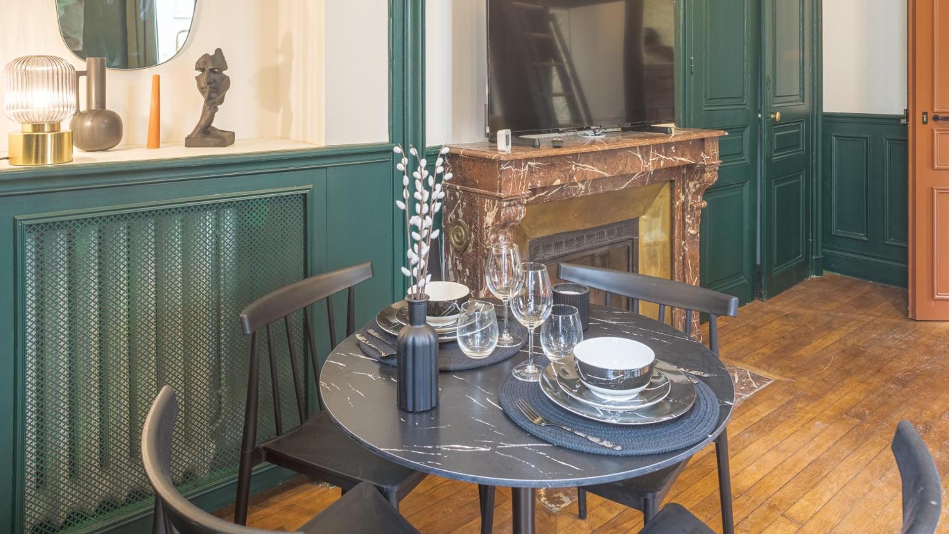 Bonappart 1 - Charme Napoleonien & Confort Troyes Bagian luar foto